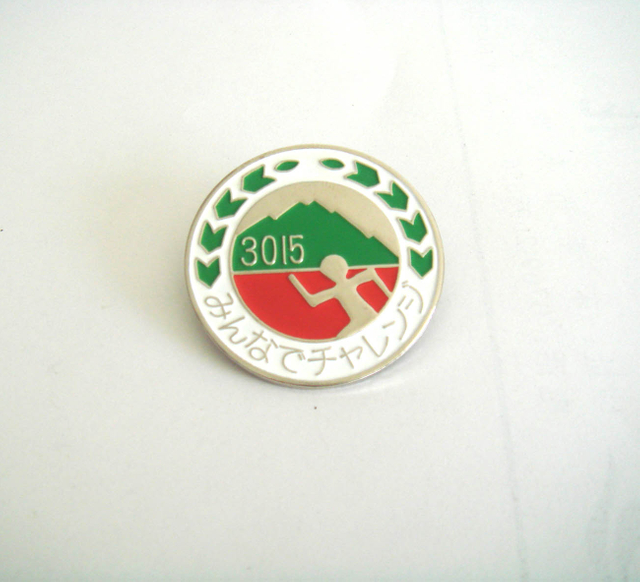 ປາສີຟ້າອ່ອນ Enamel Pin