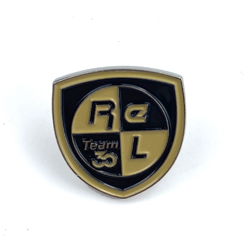 Te Whakamuri i te Mokowā Tennis Inamel Pin