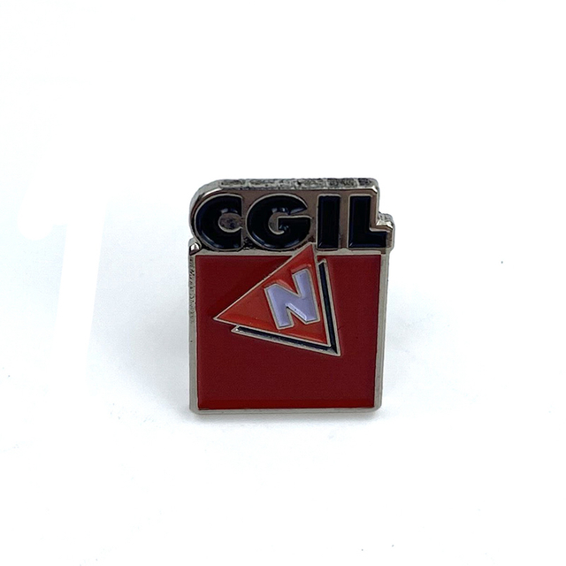 Жорстко пофарбована квіткова емаль