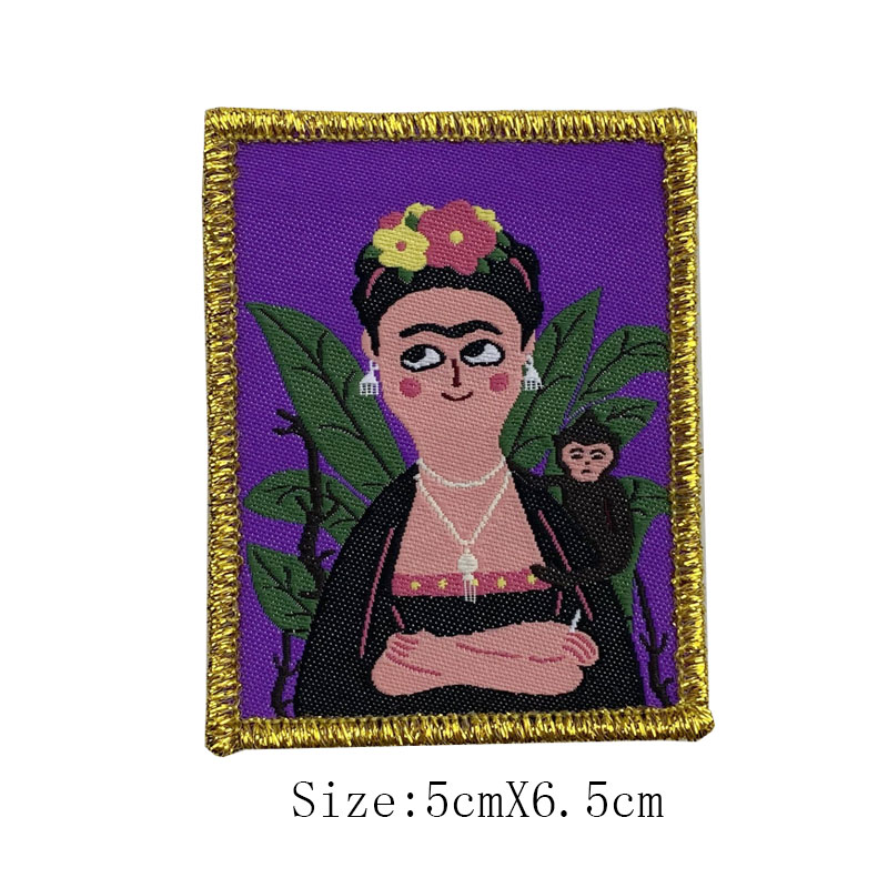 Remeseln&eacute; šitie tkanej n&aacute;šivky na školsk&eacute; oblečenie